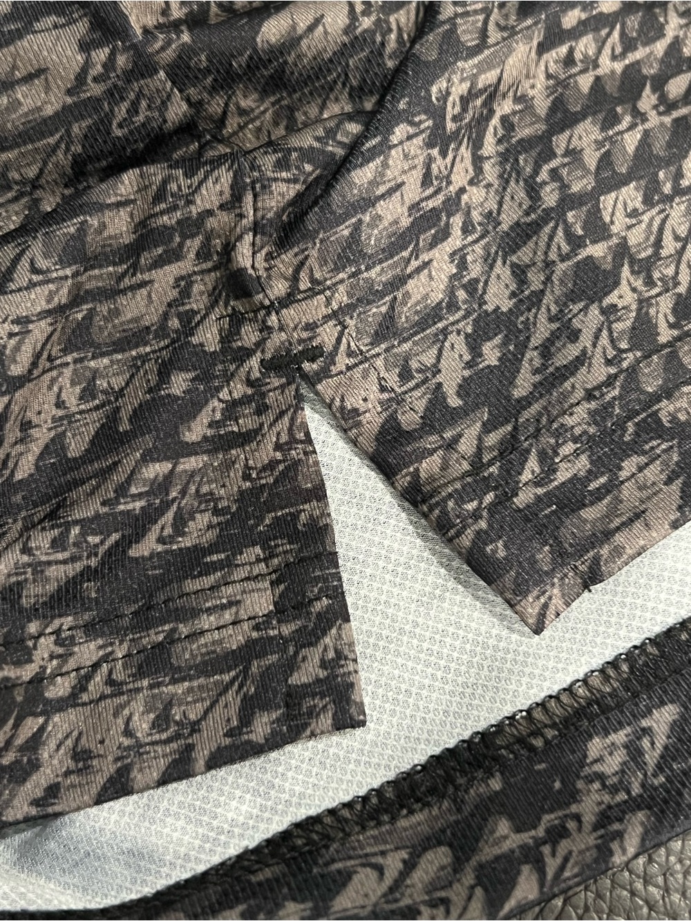 Greg Norman Collection Men's Short Sleeve Quarter-Zip Polo - Black & Gray Print - Picture 6 of 9